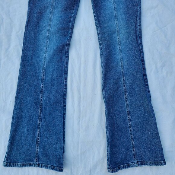 GUESS Pinstripe Light Fade Wash Flare Blue Jeans - Size 28 - Picture 3 of 9